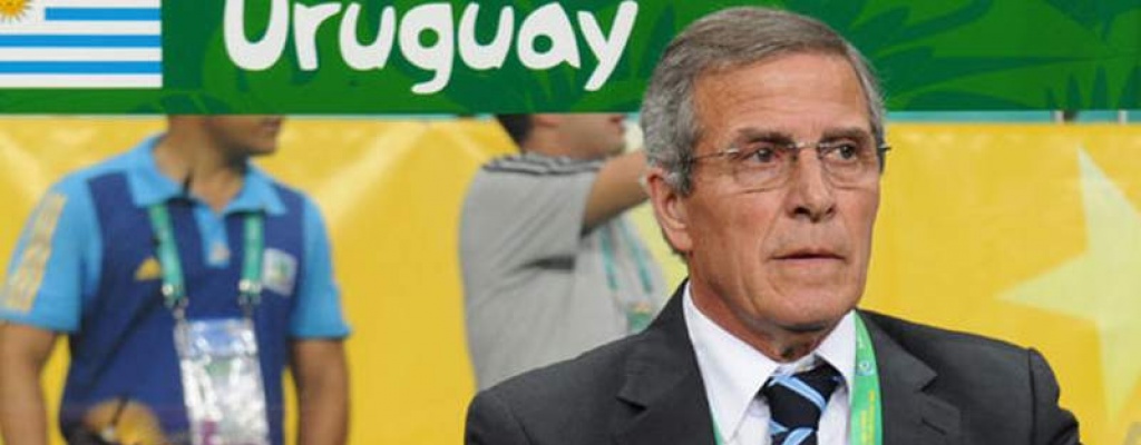 Tab�rez defendi� a Su�rez, acusado de morder en el partido