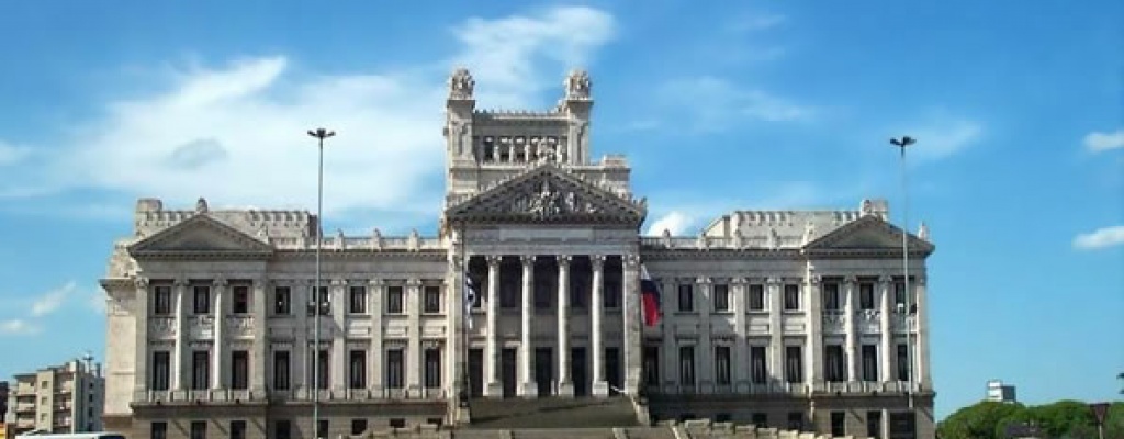 Inician obras de canalizaci�n del tr�nsito en circunvalaci�n del Palacio Legislativo