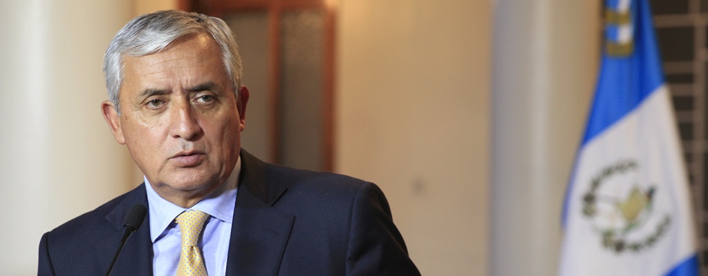 Guatemaltecos reclaman renuncia de presidente por casos de corrupci�n