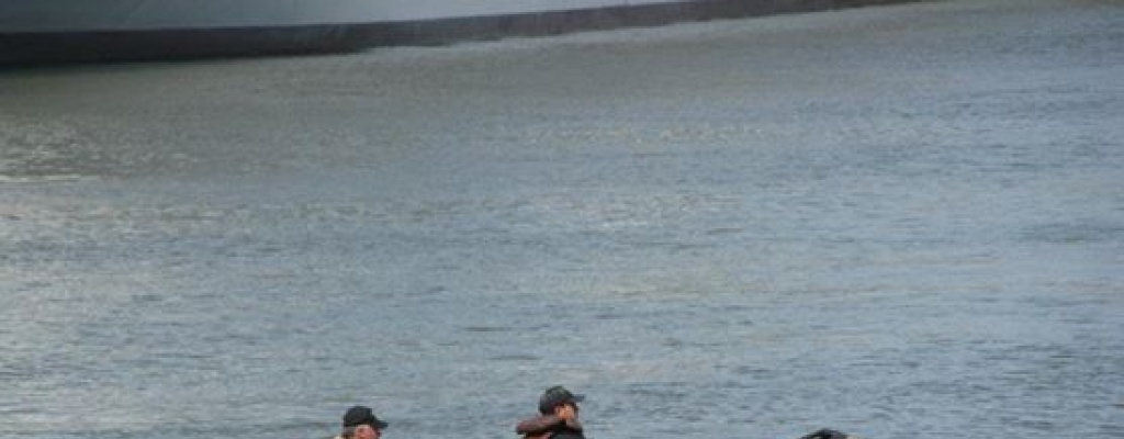 Prefectura busca a tres personas desaparecidas en aguas del R�o de la Plata