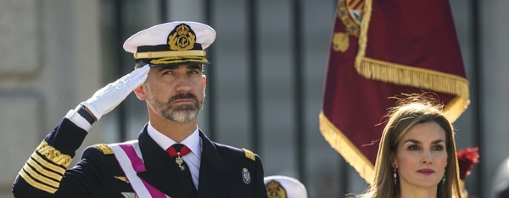 Rey de Espa�a reanuda gira suspendida por tragedia a�rea