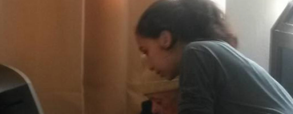 Maldonado: Adolescentes de INAU preparan a abuelos para uso de las tablets