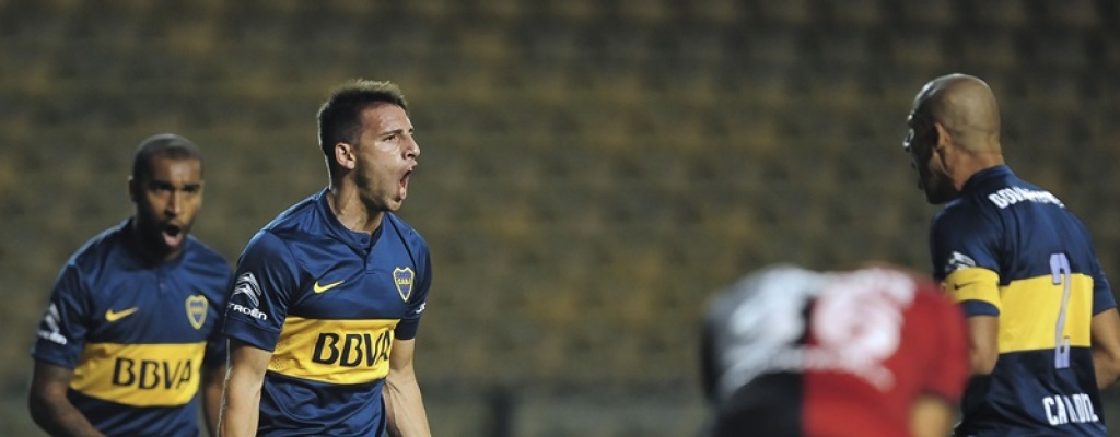 Boca gole� 4-0 a Newell's y se acerc� a la punta; River igual� con Olimpo