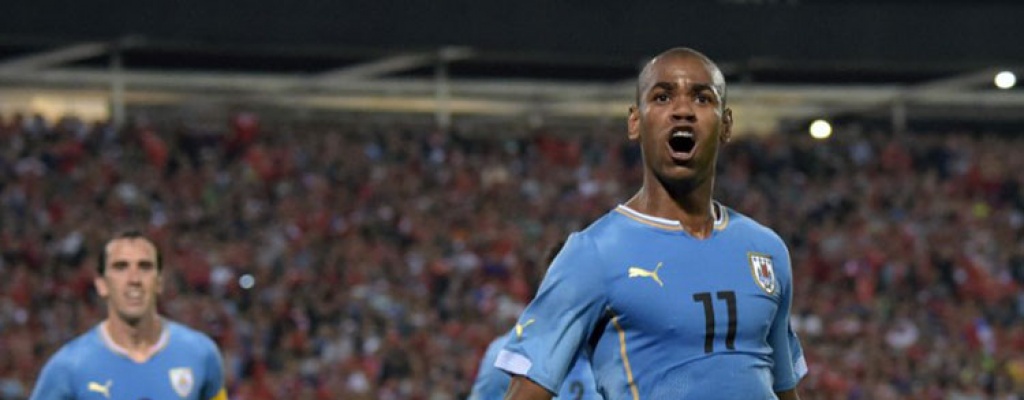 Uruguay lleg� a Chile para defender su t�tulo de Copa Am�rica