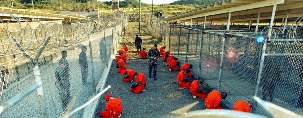 Seis reclusos de Guant�namo fueron transferidos hacia Om�n