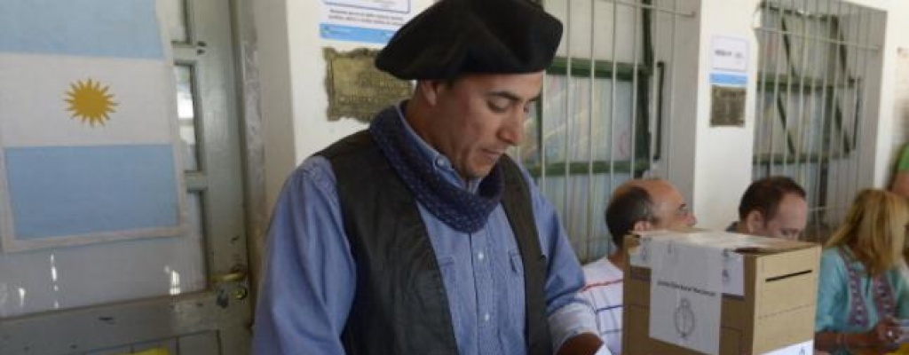 Provincias argentinas de Santa Fe y R�o Negro eligen gobernador