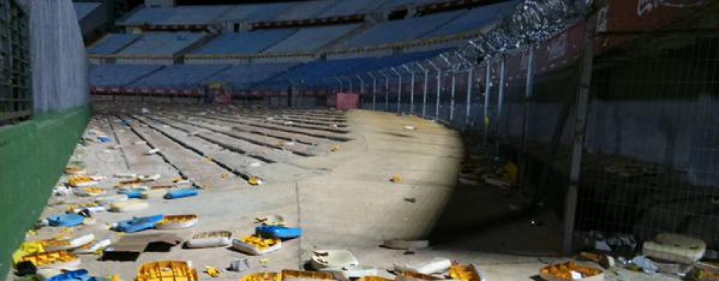 Detenidas 42 personas por disturbios en 18 de Julio tras el cl�sico; Cuatro polic�as con lesiones por incidentes en Amsterdam