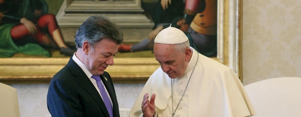 Francisco ofrece ayuda a Santos en proceso de paz en Colombia