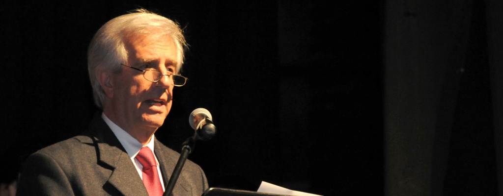 D�a del abuelo con entrega de tablets por parte de V�zquez