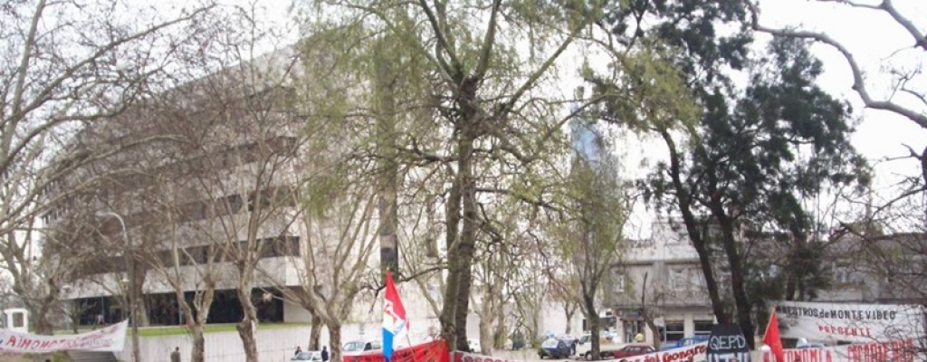 Educaci�n y estatales paran por 24 horas