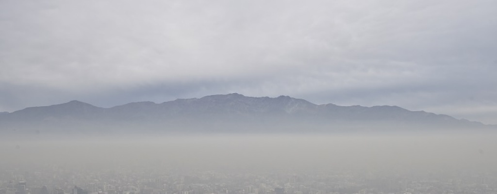 Santiago en emergencia ambiental: Calles vac�as y transporte p�blico lleno