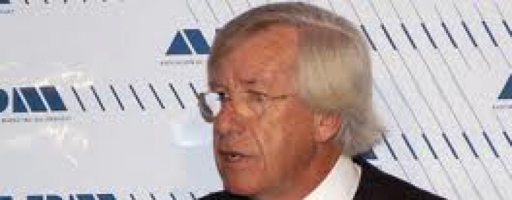 Gobierno fij� los ajustes salariales