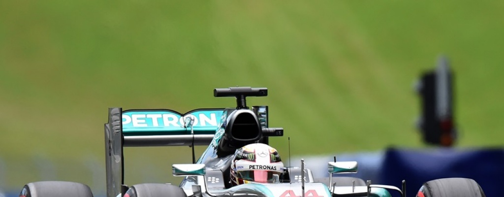 Hamilton gan� en Gran Breta�a en nuevo "doblete" de Mercedes