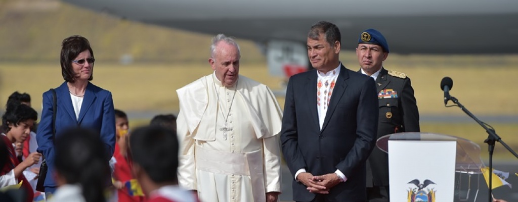 Francisco llam� al "di�logo sin exclusiones" en su llegada a Ecuador