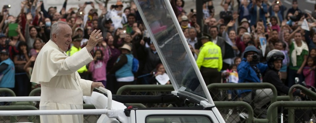 Francisco encabez� multitudinaria misa campal en Ecuador