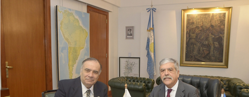 Lescano se reuni� con De Vido para "repasar la agenda bilateral"