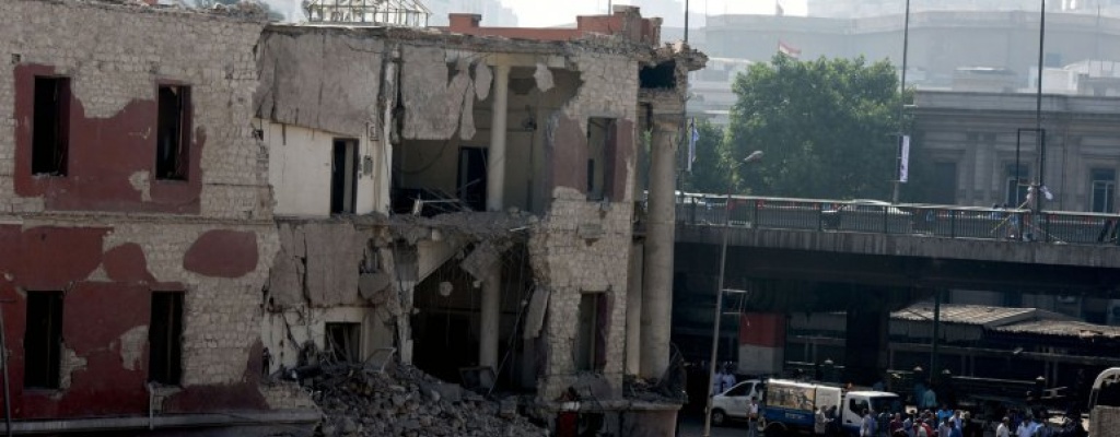 Atentado contra consulado italiano en El Cairo deja un muerto