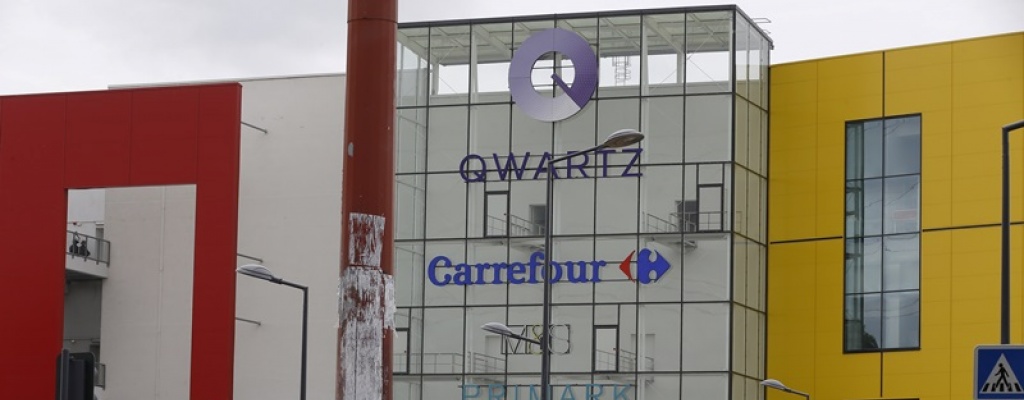 Polic�a francesa evac�a centro comercial tomado por hombres armados