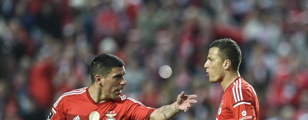 Maxi Pereira deja el Benfica y ficha por su archirrival el Porto