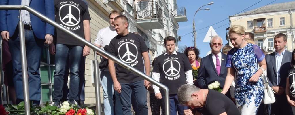 Familiares recordaron a v�ctimas del vuelo MH17 en Ucrania