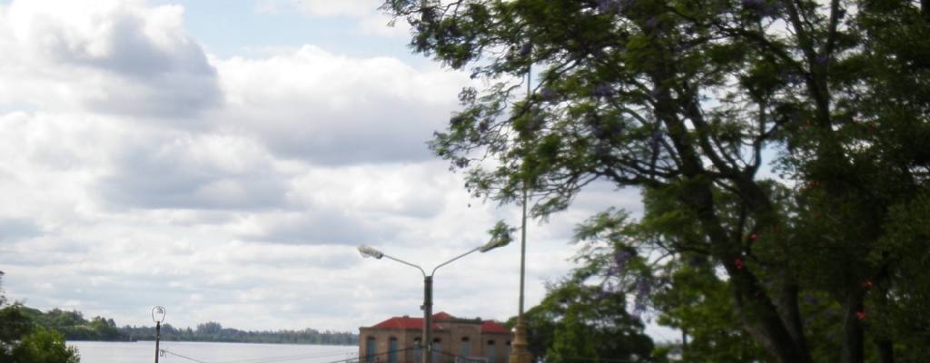 R�o Uruguay: 9 evacuados en Salto y prev�n m�s desplazados en Paysand� y Artigas