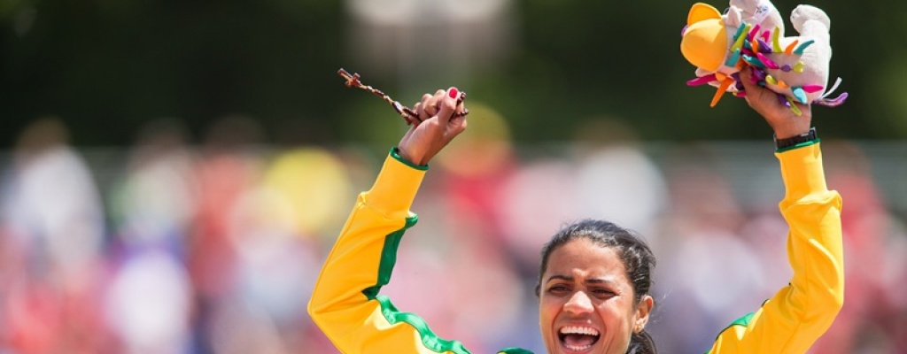 Estados Unidos arriba en medallero pese a mala jornada en atletismo