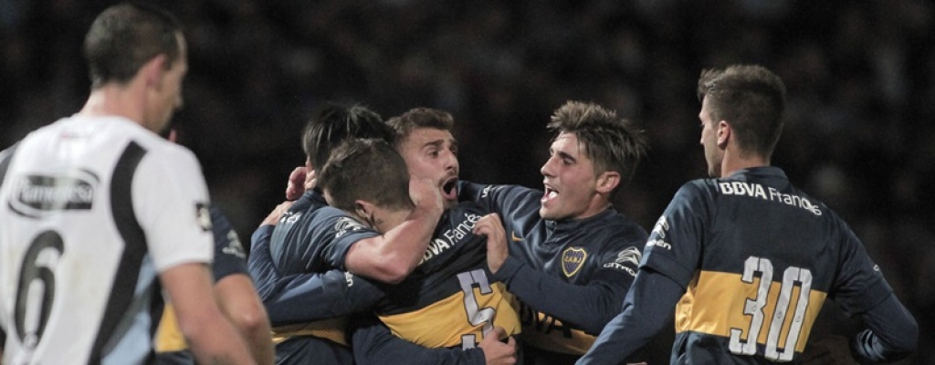 Boca logr� sufrido triunfo ante Belgrano y sigue l�der en Argentina