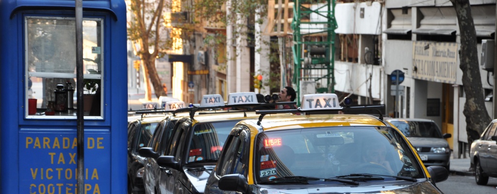 Patronal del Taxi reclama un aumento de tarifas