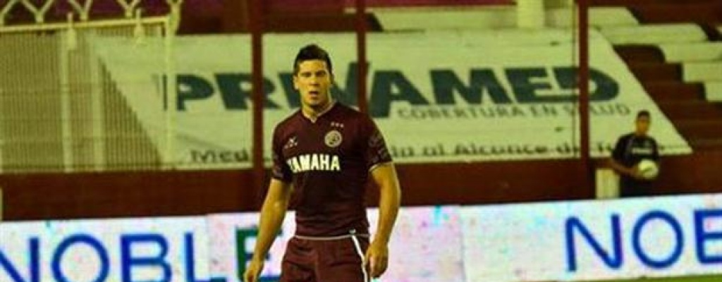Muri� futbolista argentino de Lan�s en accidente de tr�nsito