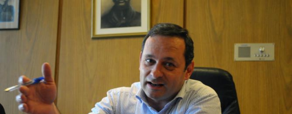 Oposici�n valora cambio de postura del FA que permite investigar