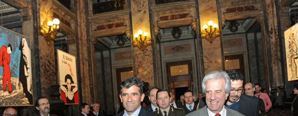 V�zquez asisti� a lanzamiento del ciclo �A 30 a�os, m�s democracia� en el Parlamento