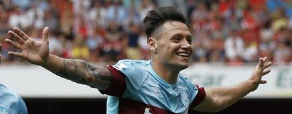 Arsenal debuta con derrota 2-0 ante West Ham con gol del argentino Zrate
