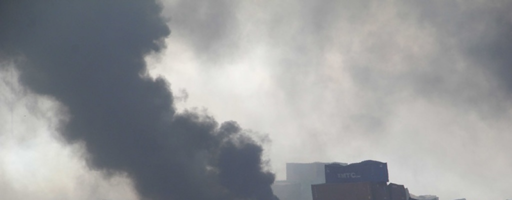 China: 44 muertos y cientos de heridos por explosiones en puerto