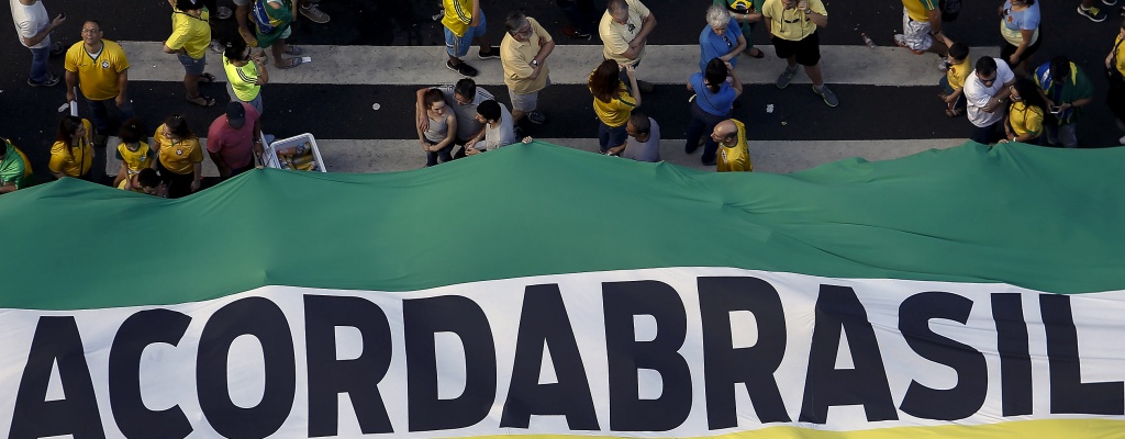 Protestas callejeras en todo Brasil para exigir salida de Rousseff