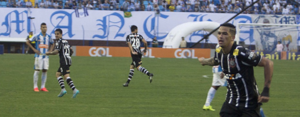 Brasil: Corinthians sigue lder y gan Fluminense con Ronaldinho