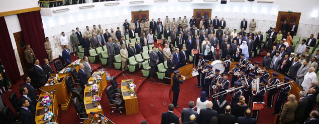 Sesion� el parlamento libio por primera vez en medio de ataques y enfrentamientos