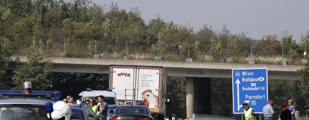 Austria: Hallan decenas de migrantes muertos en un cami�n