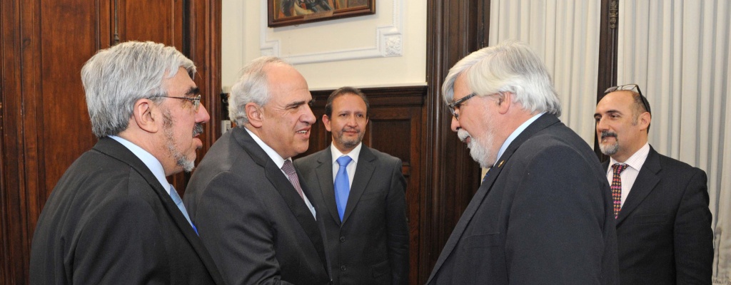 Secretario de UNASUR se reuni� con Bonomi y V�zquez por pol�tica sobre drogas