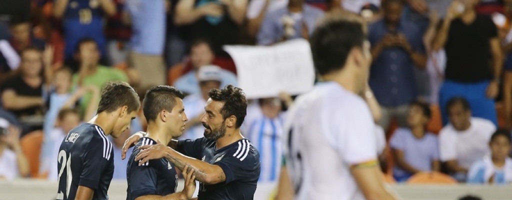 Argentina aplast 7-0 a Bolivia en amistoso en Houston