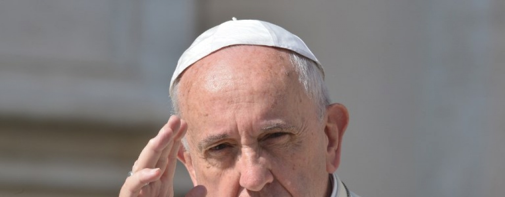 Francisco llam a todas las parroquias de Europa a acoger a una familia de refugiados