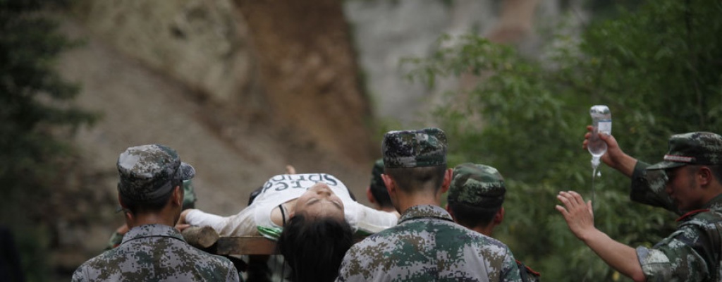 Aumenta a 381 los fallecidos por terremoto en China