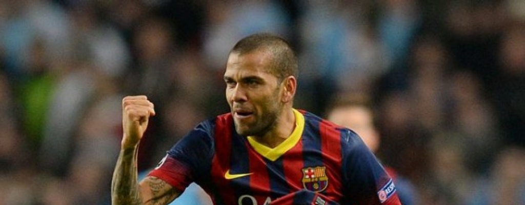 Dani Alves entre Inter y Liverpool