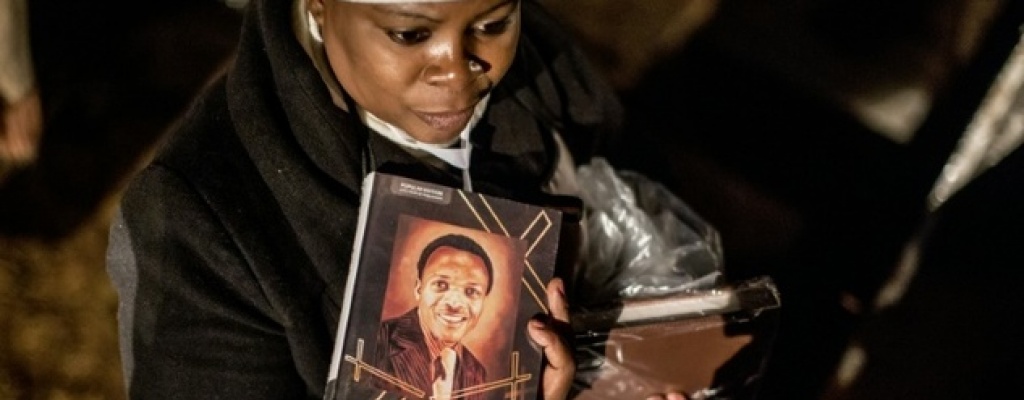 Beatifican al primer m�rtir sudafricano delante de 30.000 personas