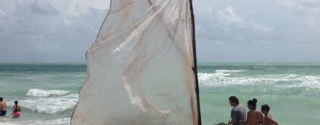 En precaria balsa llegaron 12 cubanos a Miami