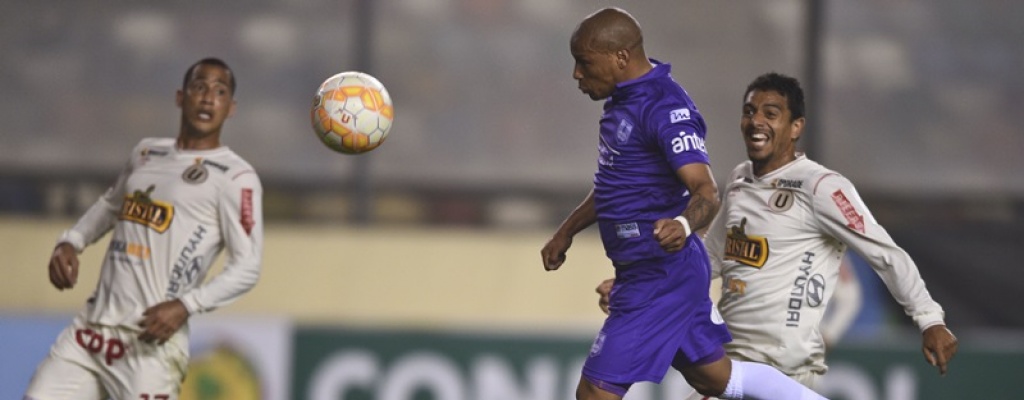 Sudamericana: Defensor gan� 1-0 a Universitario y clasific� a octavos