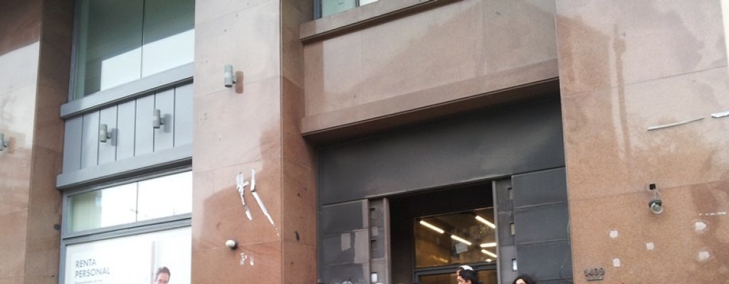 Estudiantes mantienen ocupaci�n del CODICEN y acuden a mesa de negociaci�n con legisladores