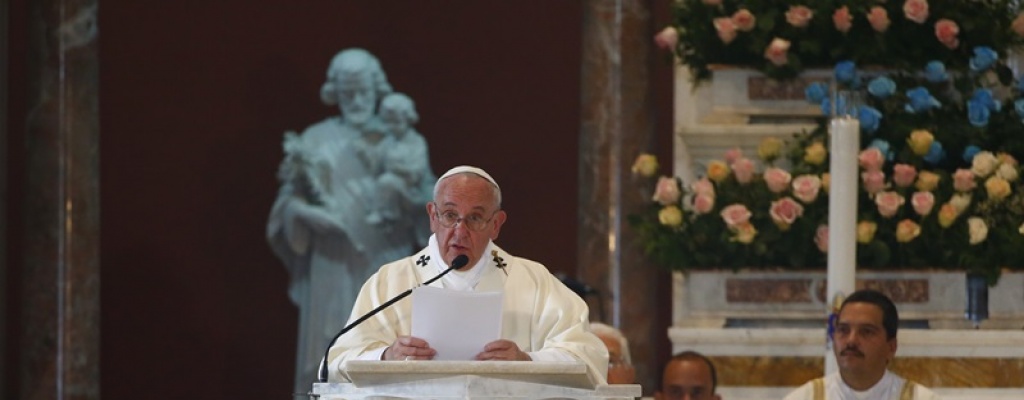 Francisco: Cubanos vivieron "penurias" pero no apagaron su fe