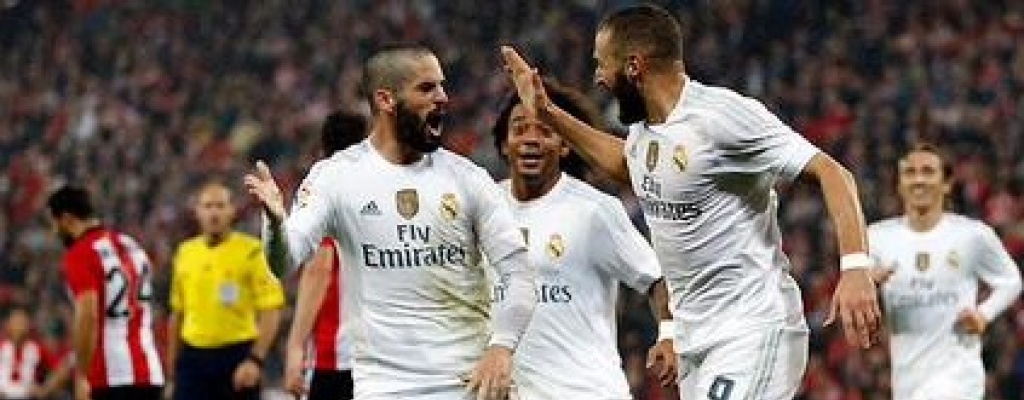 Doblete de Benzema deja l�der al Real Madrid tras ca�da de Barcelona