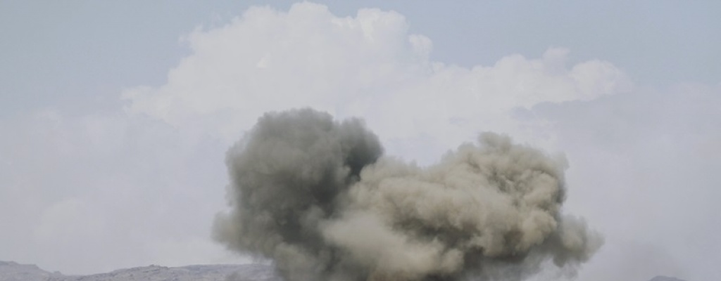 Bombardeo de coalicin rabe en Yemen dejan 130 muertos en boda