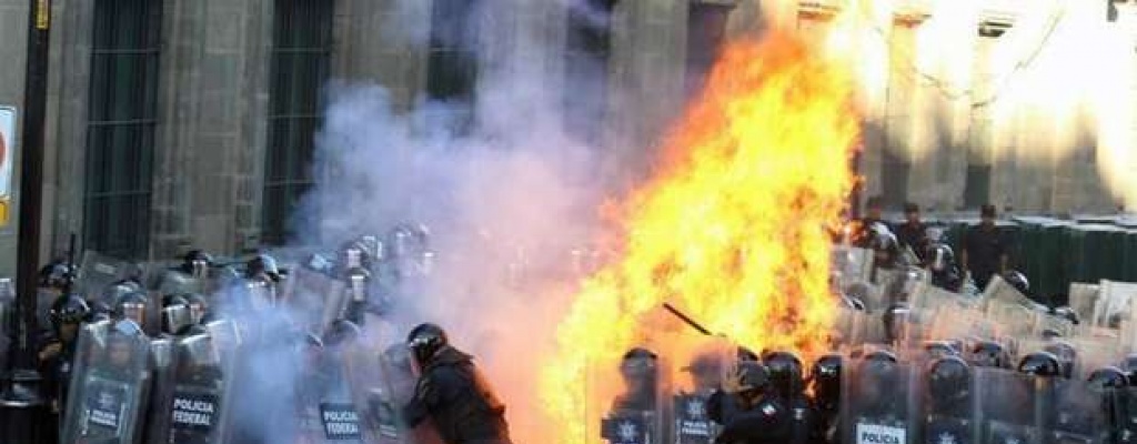 Mxico: Manifestacin en memoria de masacre concluye con incidentes